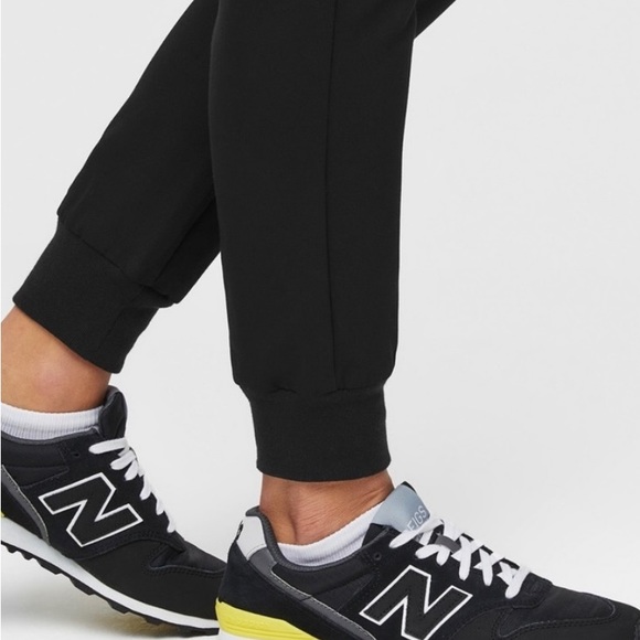FIGS Zamora Joggers NWOT/EUC! Attention medical professionals ❤️ - Picture 4 of 6